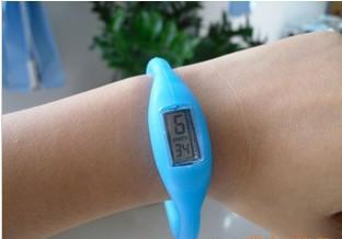 专业供应优质硅胶电子表与电子礼品 防水性能卓越，厂家直供价格优惠